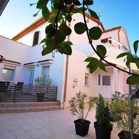 Apartment Dante Fazana Exterior photo